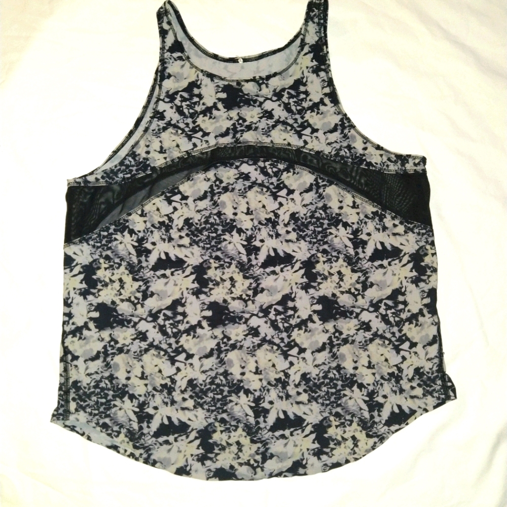 Lululemon Athletica top